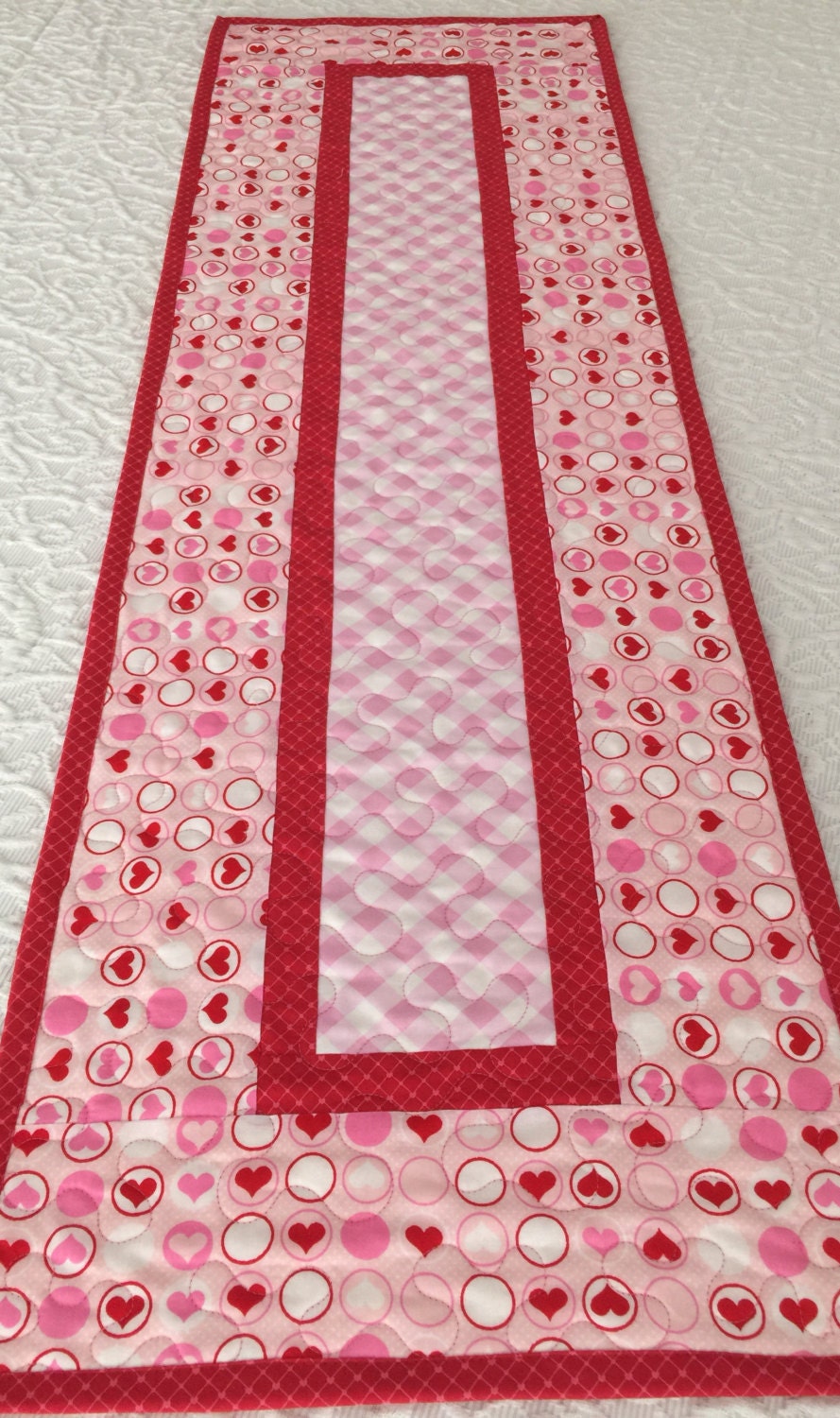 Valentine Table Runner Quilt, Hearts, Pink, Red, Handmade Quilt