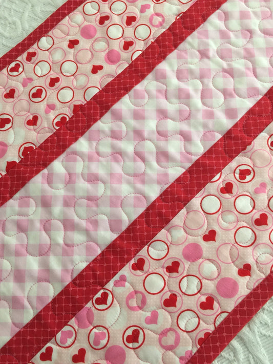 Valentine Table Runner Quilt, Hearts, Pink, Red, Handmade Quilt