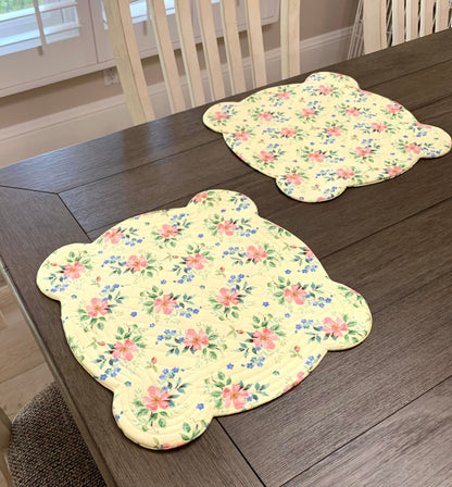 Shabby Chic Yellow Pink Scalloped Place Mats, Set of 2, Floral, Scalloped Edge, Mini Quilts, Handmade