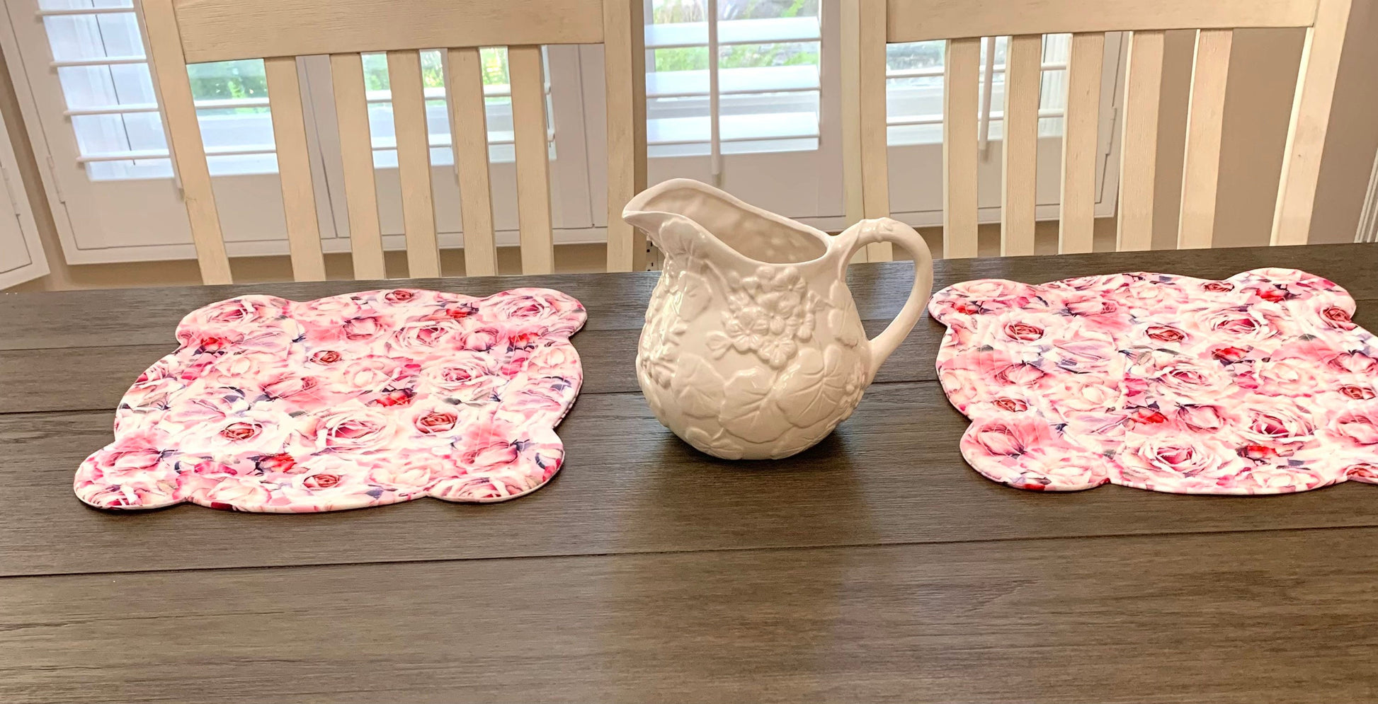 Shabby Chic Pink Scalloped Place Mats, Set of 2, Pink Roses, Scalloped Edge, Mini Quilts, Handmade