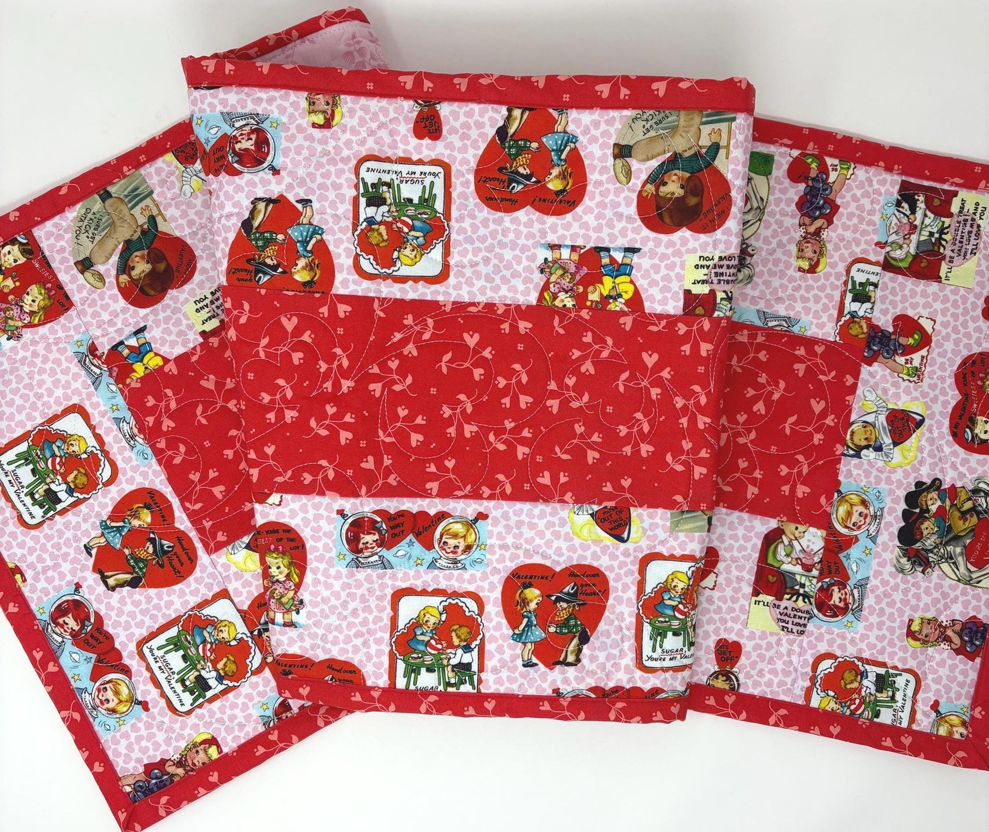 Valentine Table Runner Quilt, Retro, Pink, Red, Handmade Quilt